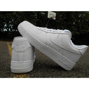 Nike Shoes : Men's Trendy Daily Wear Casual Shoes - White (BHC-2289263)