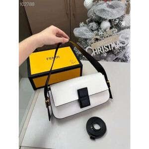 Premium Fendi Handbag For Women (J915)