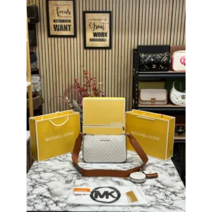 Luxurious Michael Kors Handbag For Women (SOS2723)