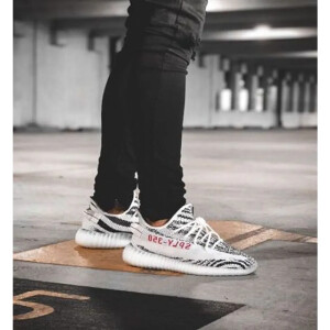 Stylish Adidas Yeezy 350 V2 Shoes For Men (LL534)