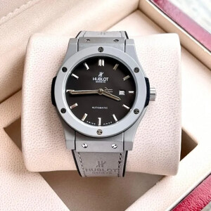 Trendy Hublot Watch For Men (BH925)