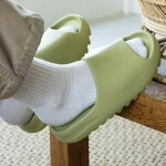 Stylish Adidas Yeezy Slide Resin For Men (SP220)