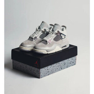 Stylish Nike Air Jordan Retro 4 Frozen Moment Shoes For Men (S1H06)