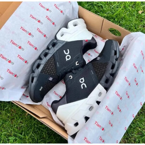 On Cloudflyer 4 Black White Shoes For Men (SL431)