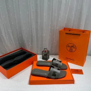 Hermes Paris Oran Flats With OG Box & Carry Bag H38 Army Green Slide For Women (BSF413)