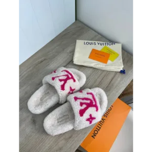 Louis Vuitton Furry Slippers For Men (LAB1359)