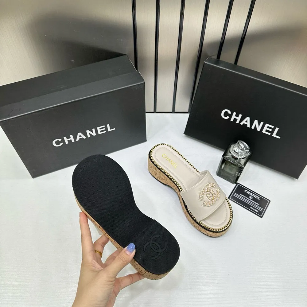 photo_2025-09-26_09-17-17 Chanel CC Sandal Slides