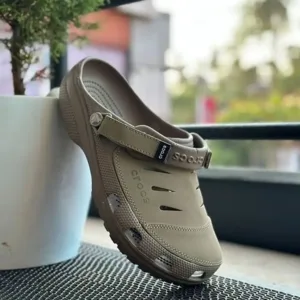 Crocs Yukon Clogs
