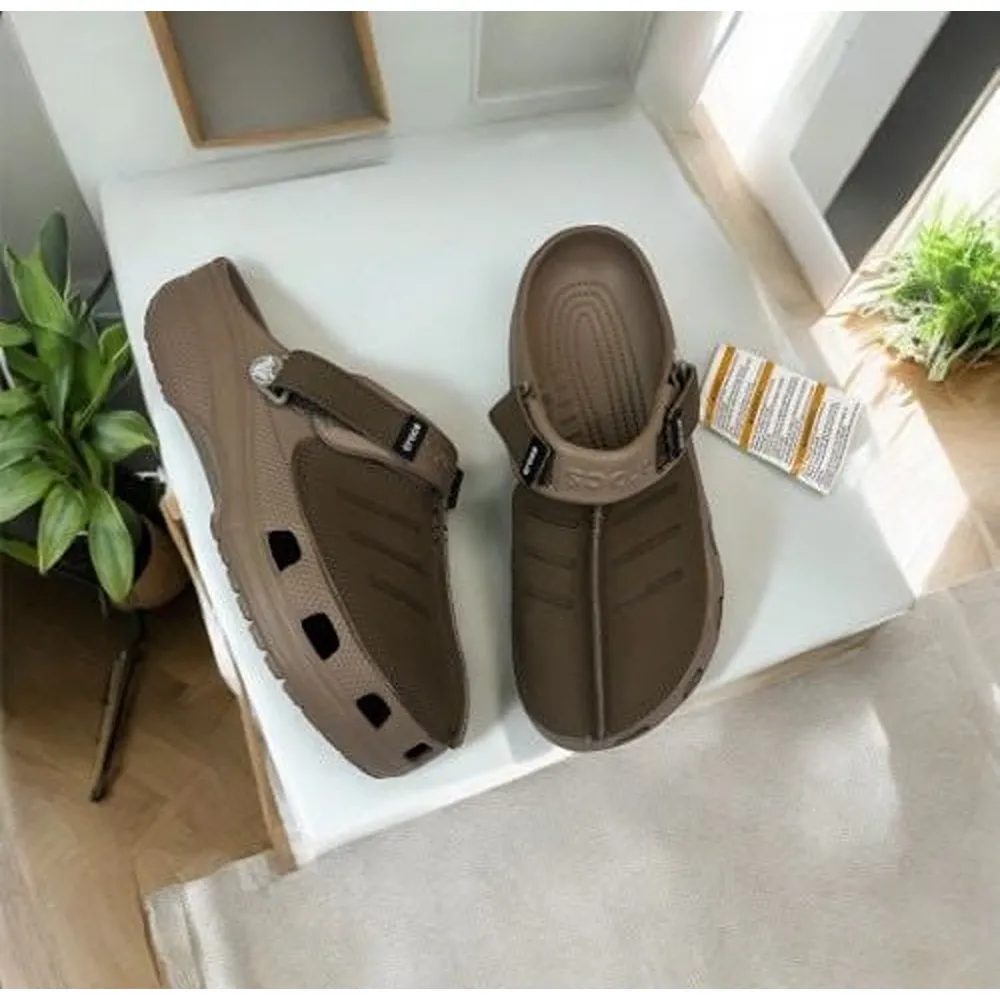 33 Crocs Yukon Clogs